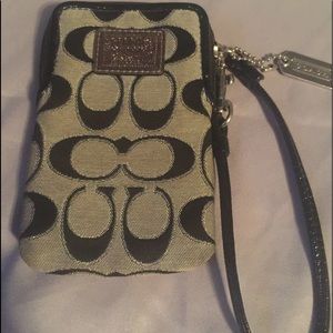 Coach poppy wristlet